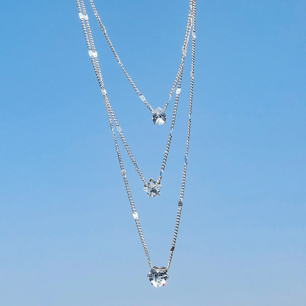Collar Multicapa de Circonita – Cadena Dorada con Dije Brillante para Mujer
