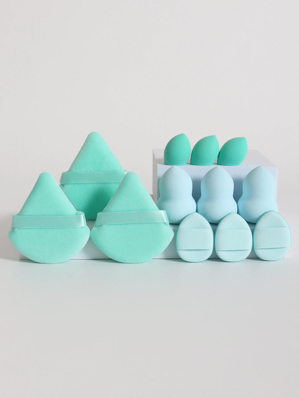 Set de Esponjas de Maquillaje de 12 Piezas – Borlas para Polvos, Mini Puffs y Beauty Blenders para Base y Corrector