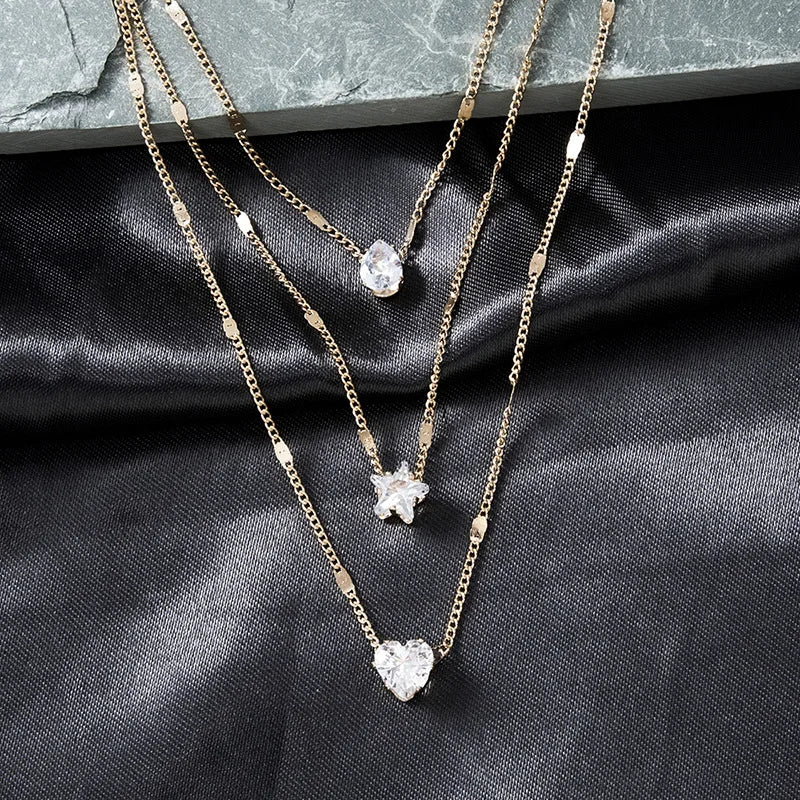 Collar Multicapa de Circonita – Cadena Dorada con Dije Brillante para Mujer