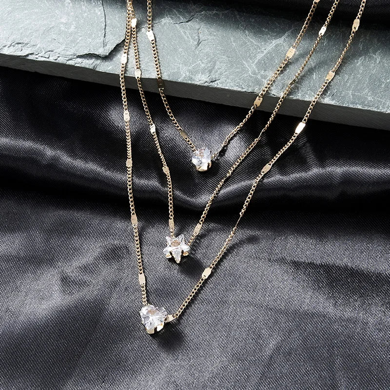 Collar Multicapa de Circonita – Cadena Dorada con Dije Brillante para Mujer