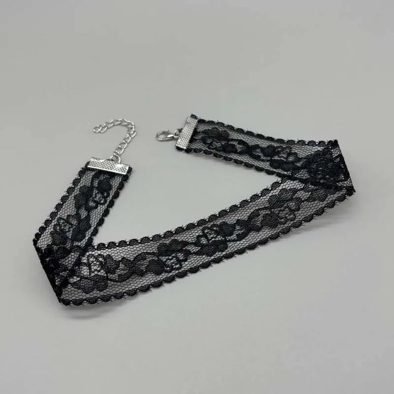 Gargantilla de Encaje para Mujer – Choker Corto en Negro y Blanco para Fiesta