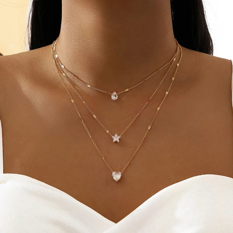 Collar Multicapa de Circonita – Cadena Dorada con Dije Brillante para Mujer