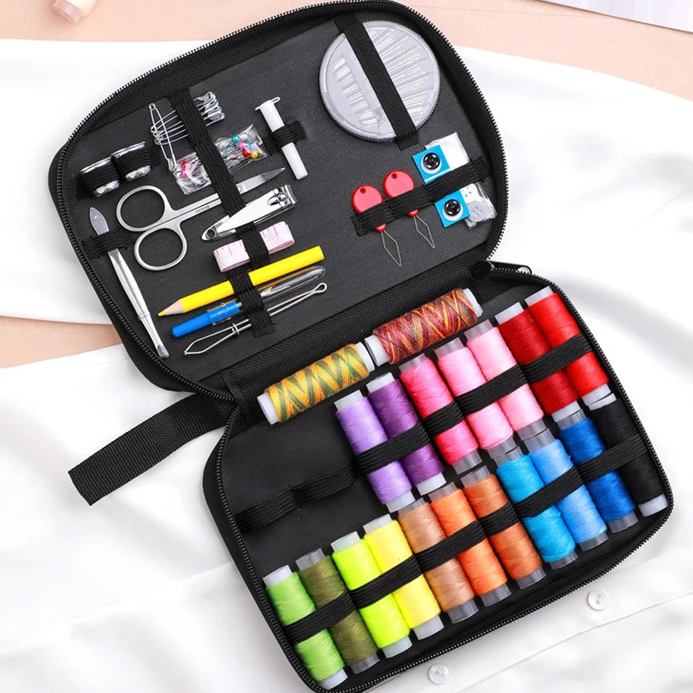 Kit de Costura Completo con Estuche – Hilos, Agujas, Tijeras, Cinta Métrica y Botones para Hogar y Viaje
