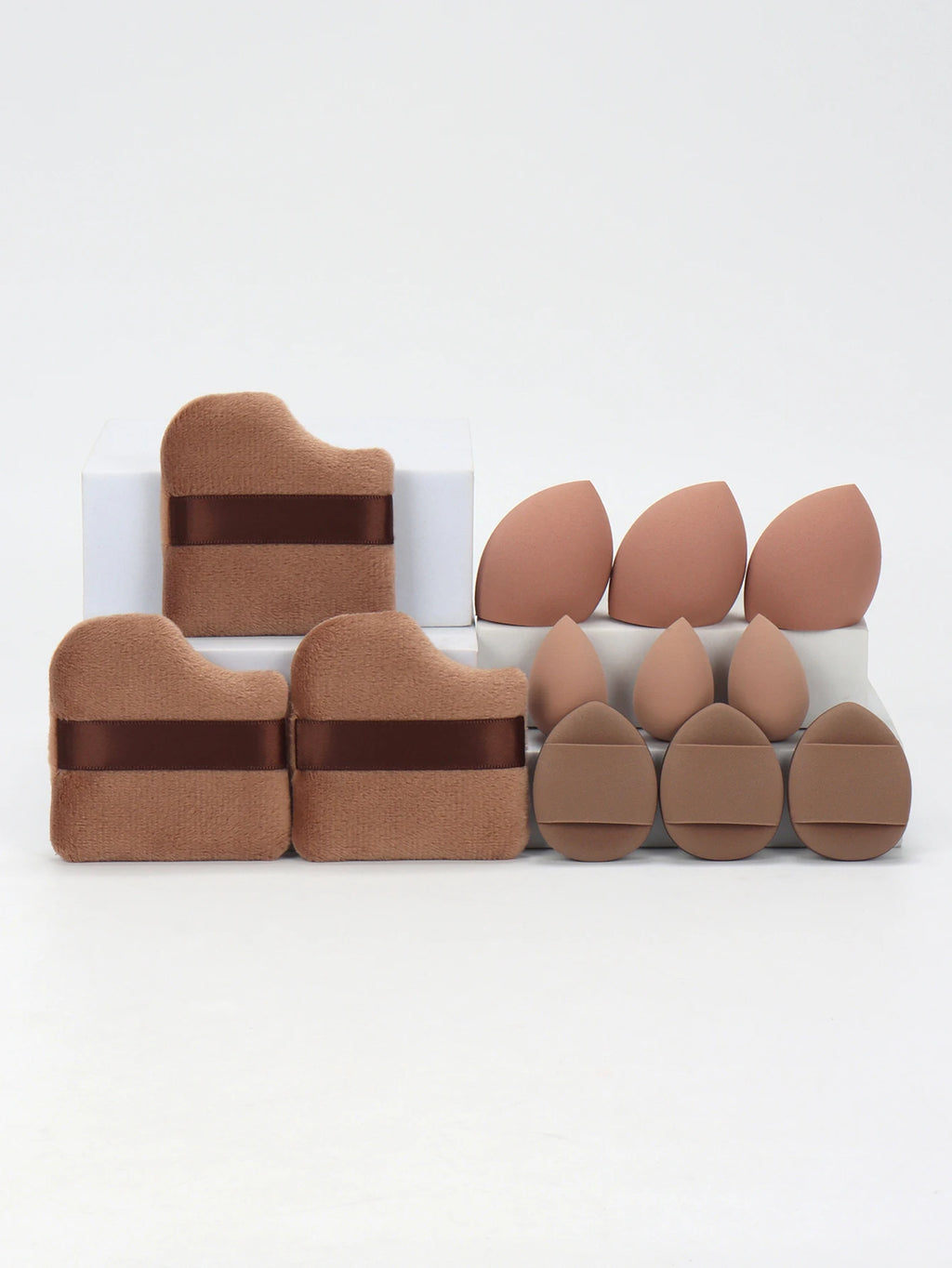 Set de Esponjas de Maquillaje de 12 Piezas – Borlas para Polvos, Mini Puffs y Beauty Blenders para Base y Corrector